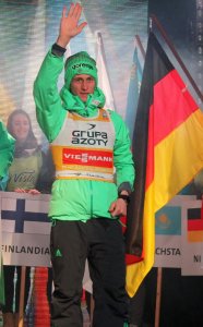 Peter Prevc w żółtym plastronie